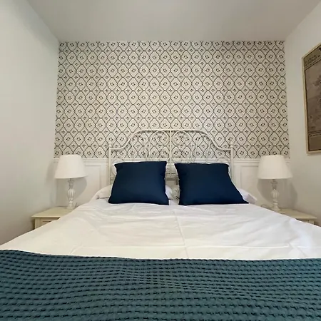 El Jardin De Vetusta Apartment